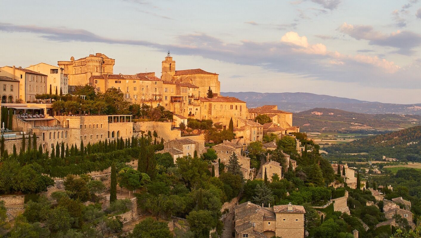 luberon-gordes-provence-shutterstock